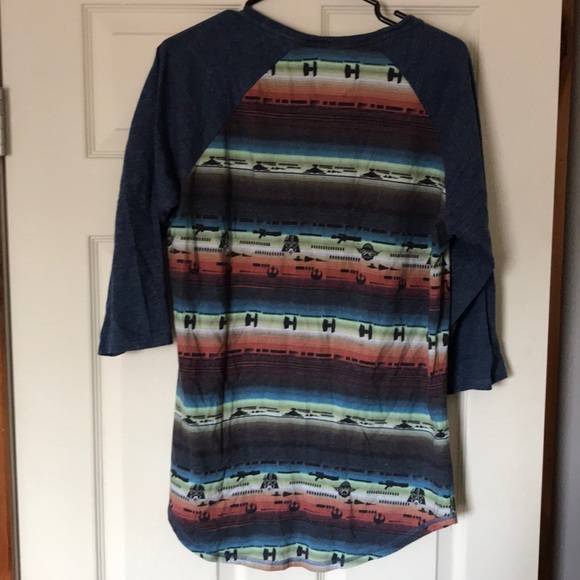 LIGHTLY USED RAGLAN T - Picture 4 of 4